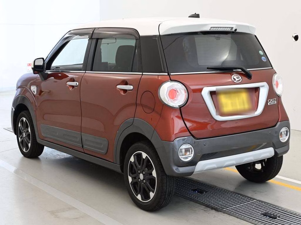 DAIHATSU CAST