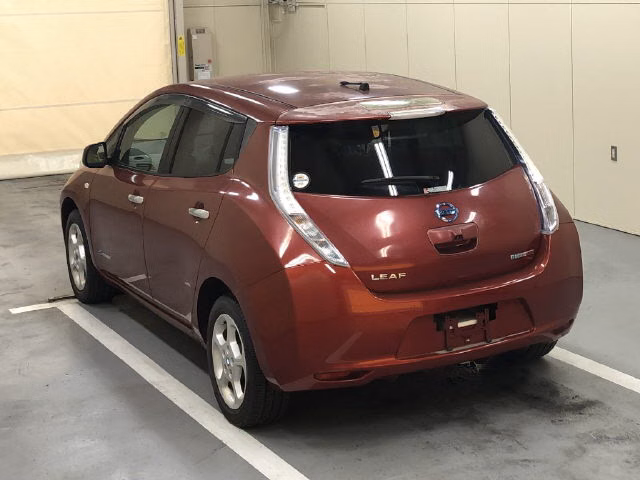 NISSAN LEAF