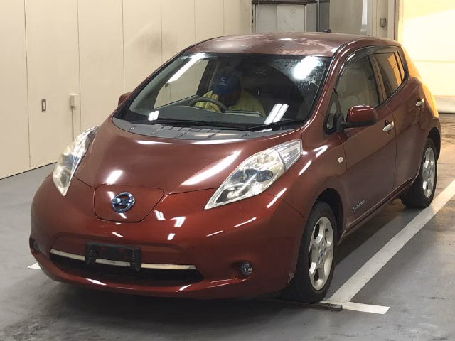 NISSAN LEAF