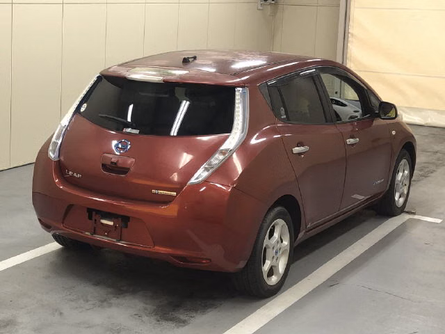 NISSAN LEAF