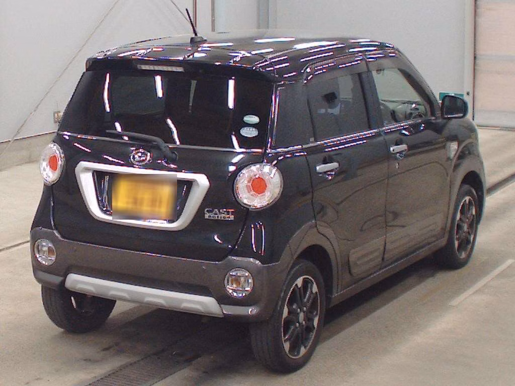 DAIHATSU CAST