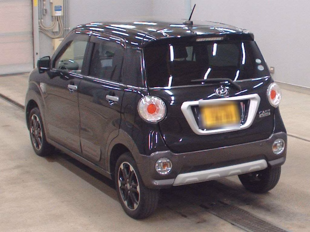 DAIHATSU CAST