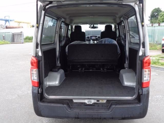 NISSAN NV350 CARAVAN