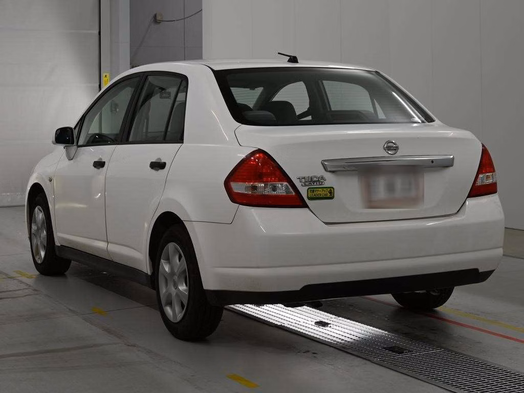 NISSAN TIIDA LATIO
