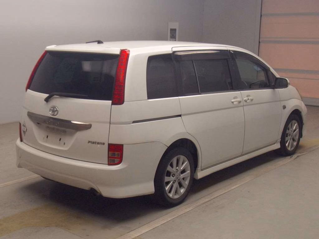 TOYOTA ISIS