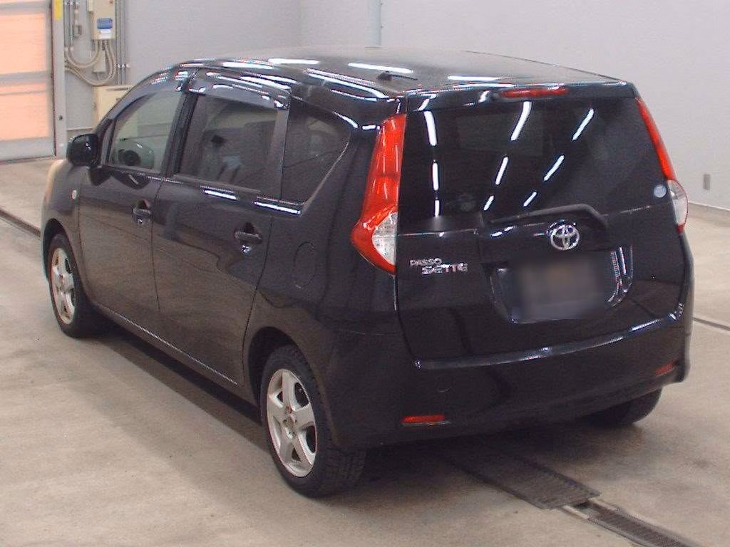 TOYOTA PASSO SETTE