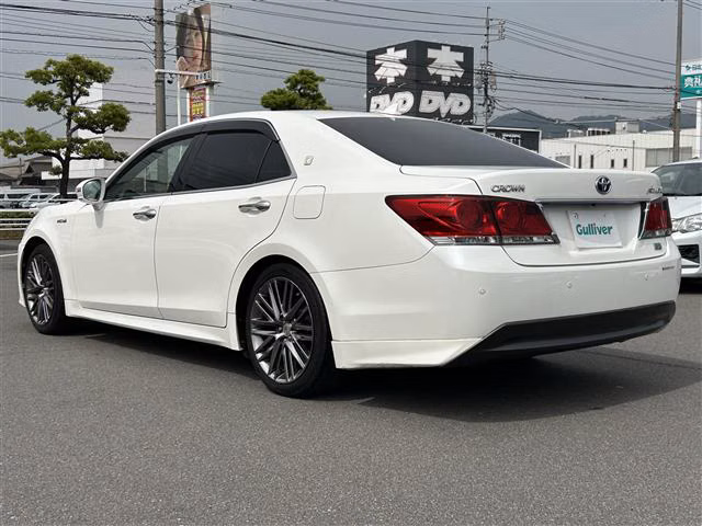 TOYOTA CROWN