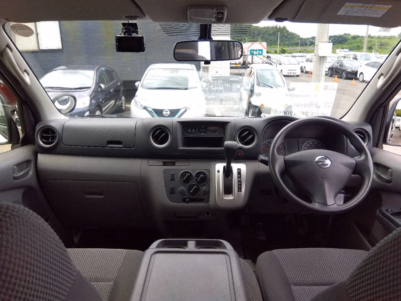 NISSAN NV350 CARAVAN