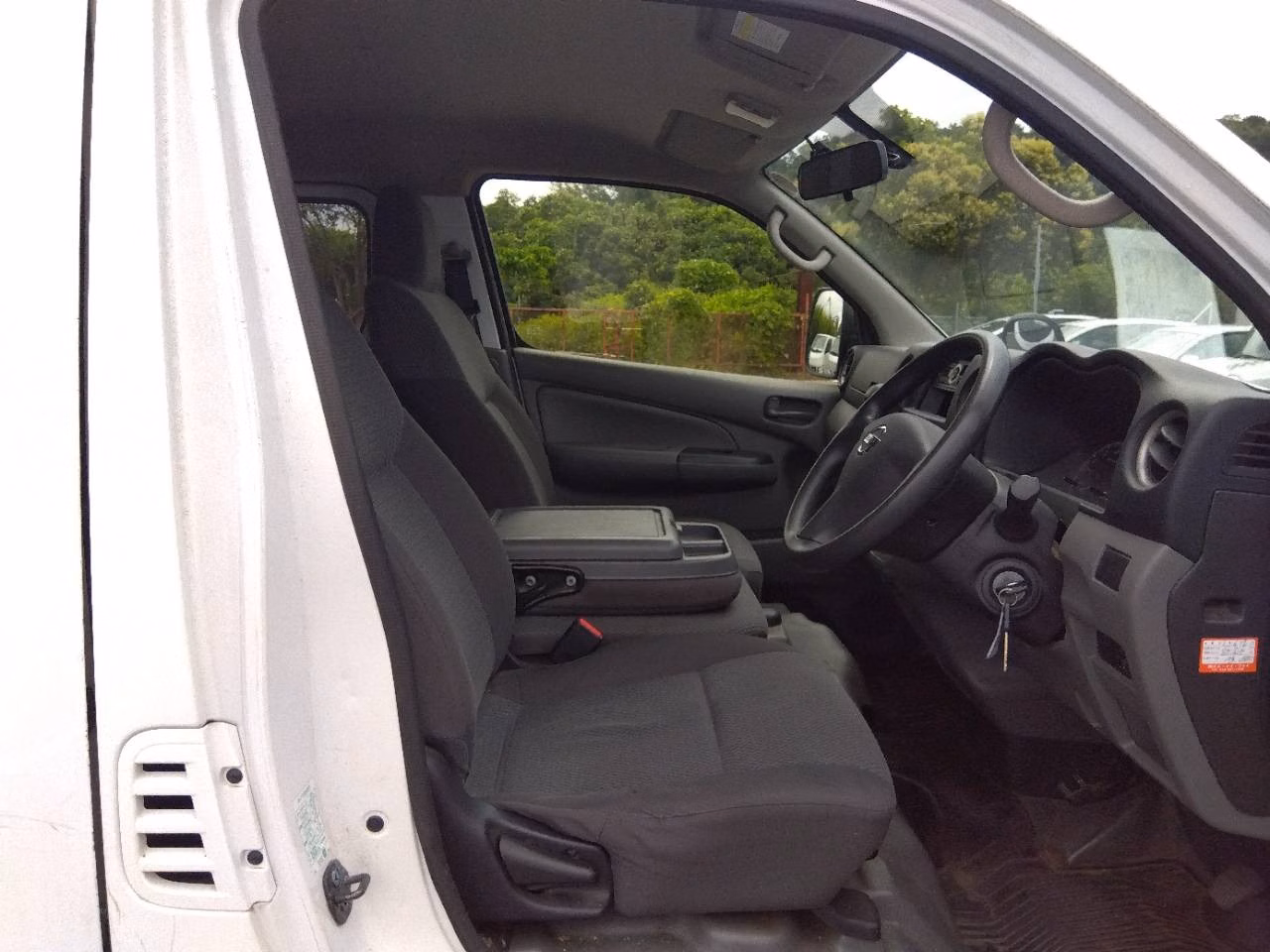 NISSAN NV350 CARAVAN
