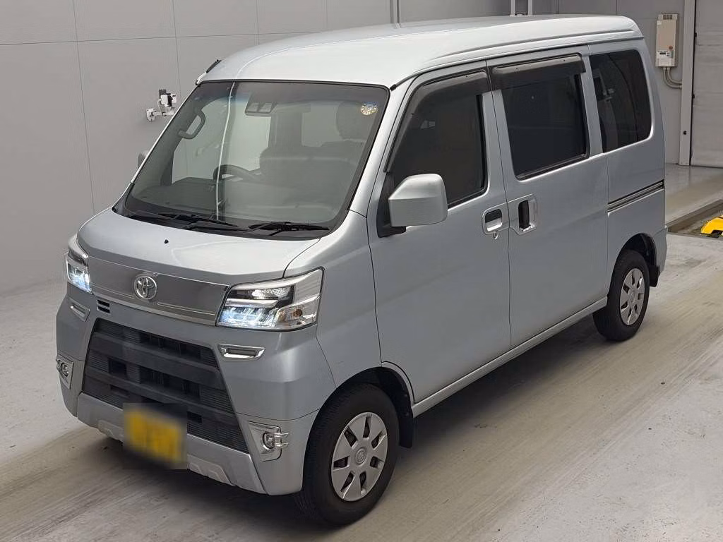 TOYOTA PIXIS VAN