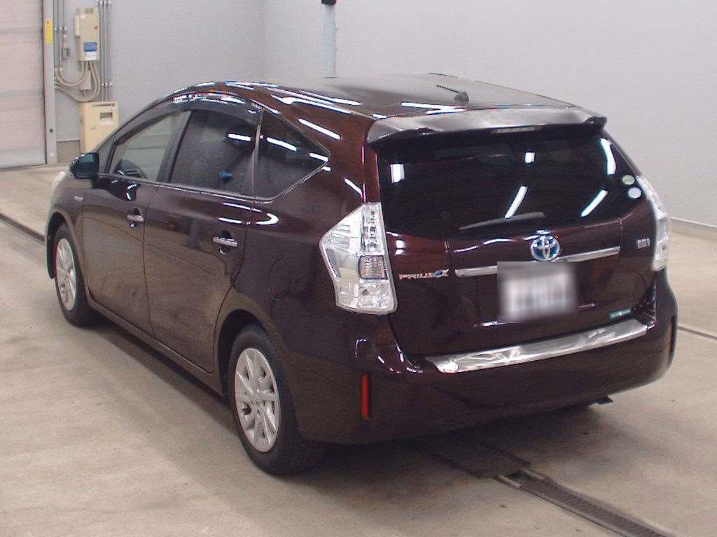 TOYOTA PRIUS ALPHA