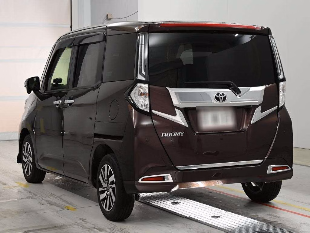 TOYOTA ROOMY