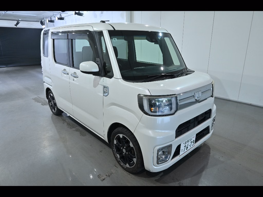 DAIHATSU WAKE
