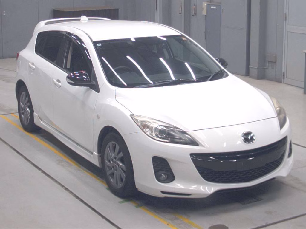 MAZDA AXELA
