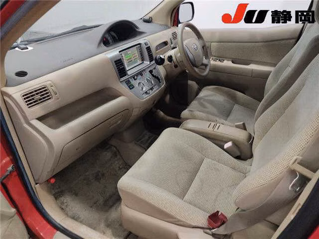 TOYOTA RAUM