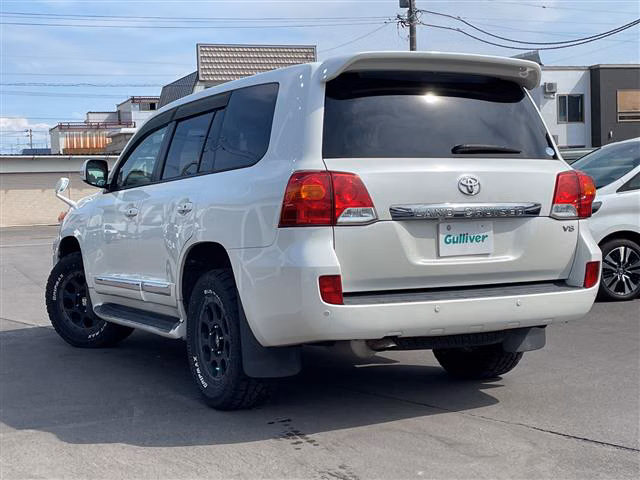 TOYOTA LAND CRUISER