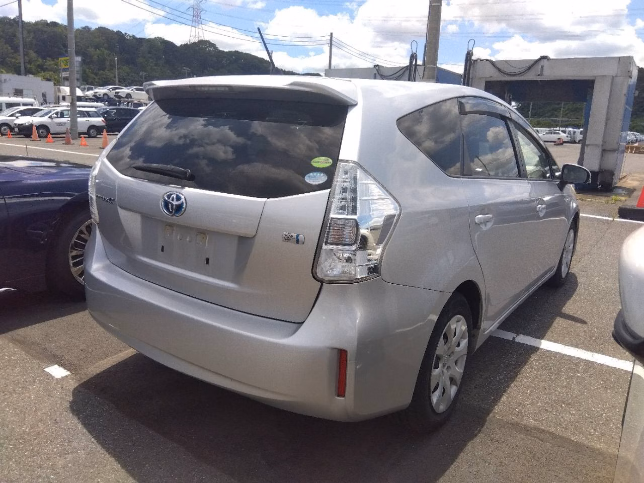TOYOTA PRIUS ALPHA