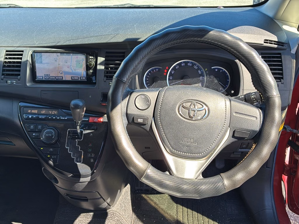 TOYOTA ISIS