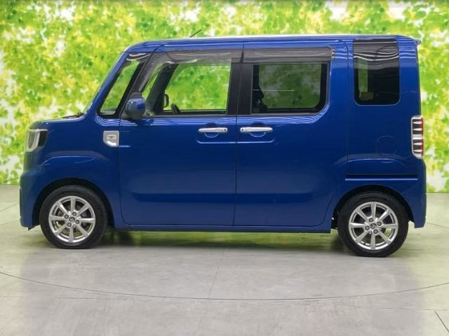 TOYOTA PIXIS MEGA