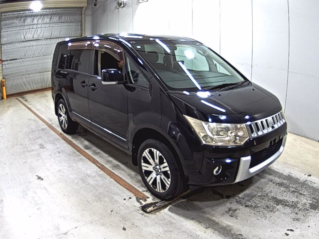 MITSUBISHI DELICA D:5
