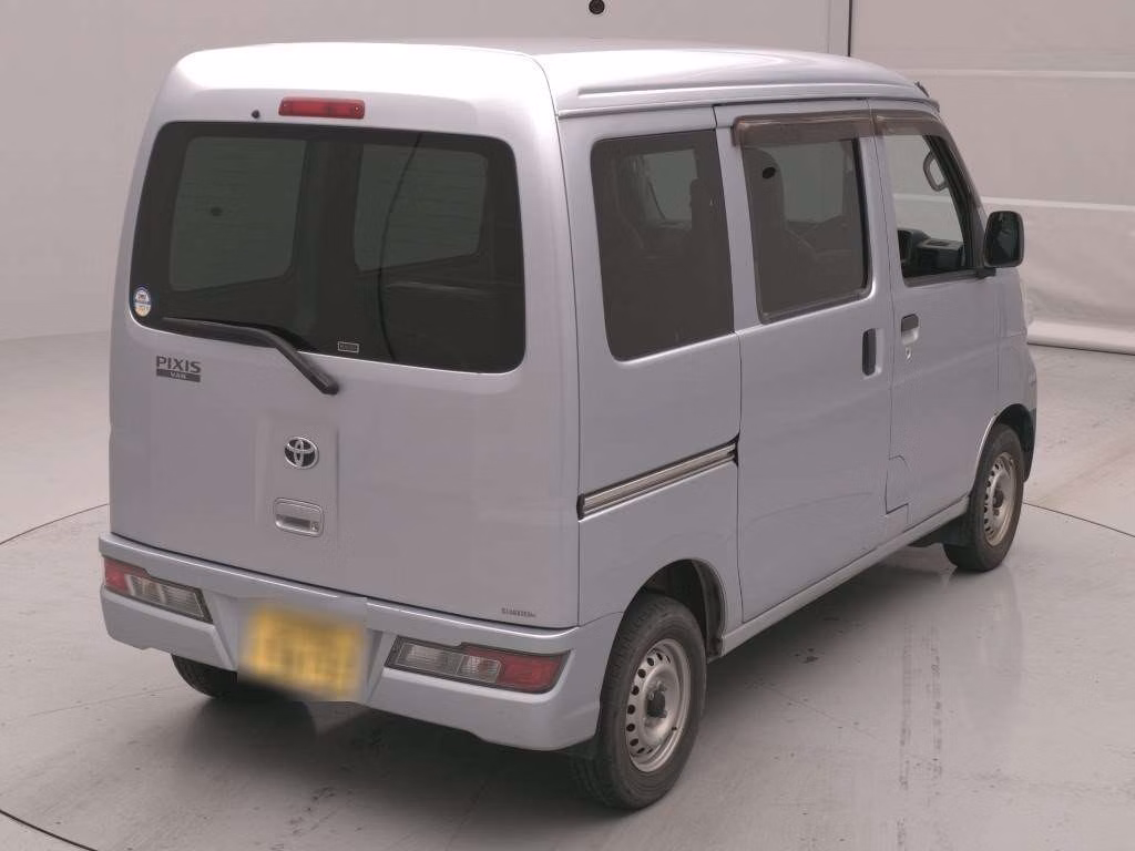 TOYOTA PIXIS VAN