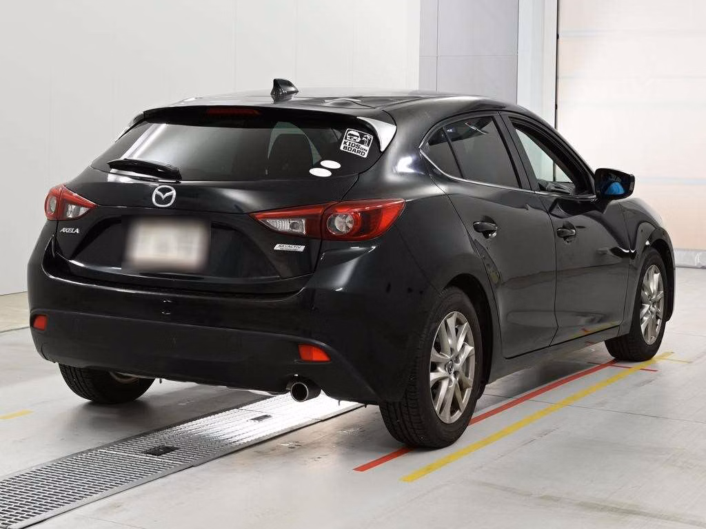MAZDA AXELA