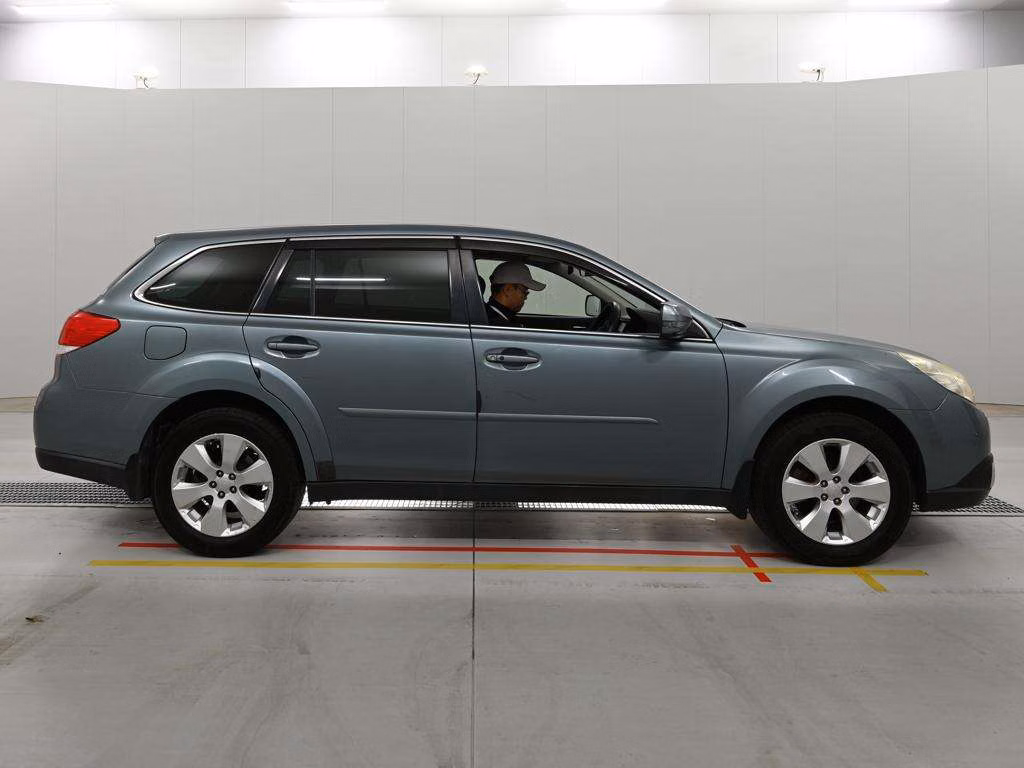 SUBARU OUTBACK