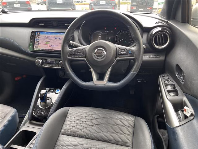 NISSAN KICKS
