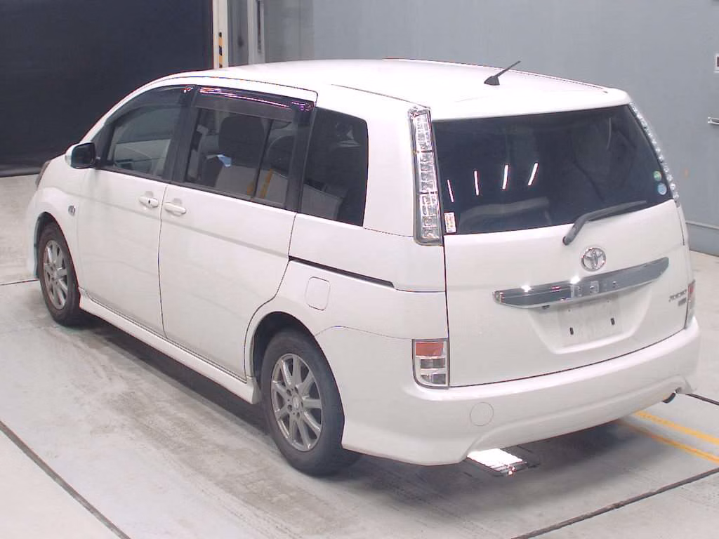TOYOTA ISIS