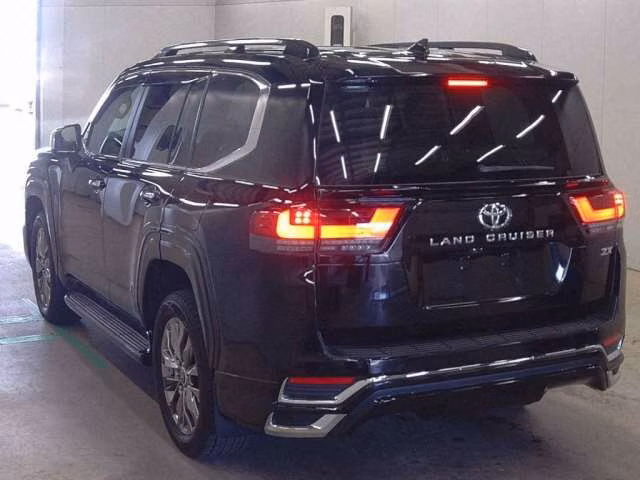 TOYOTA LAND CRUISER