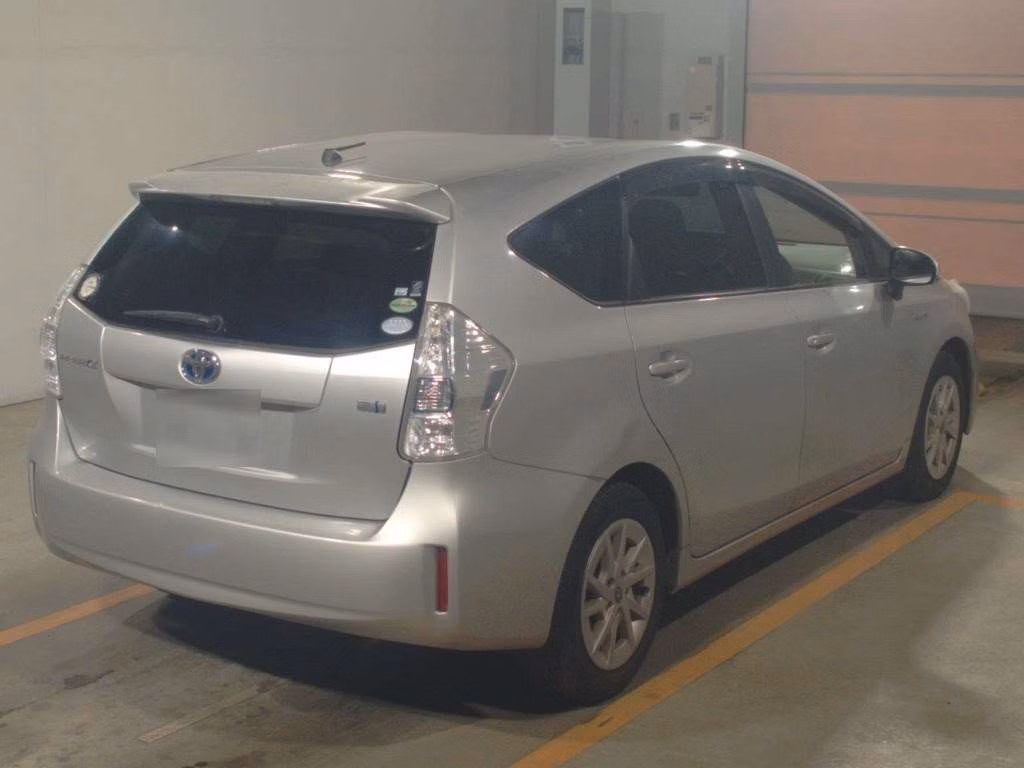 TOYOTA PRIUS ALPHA