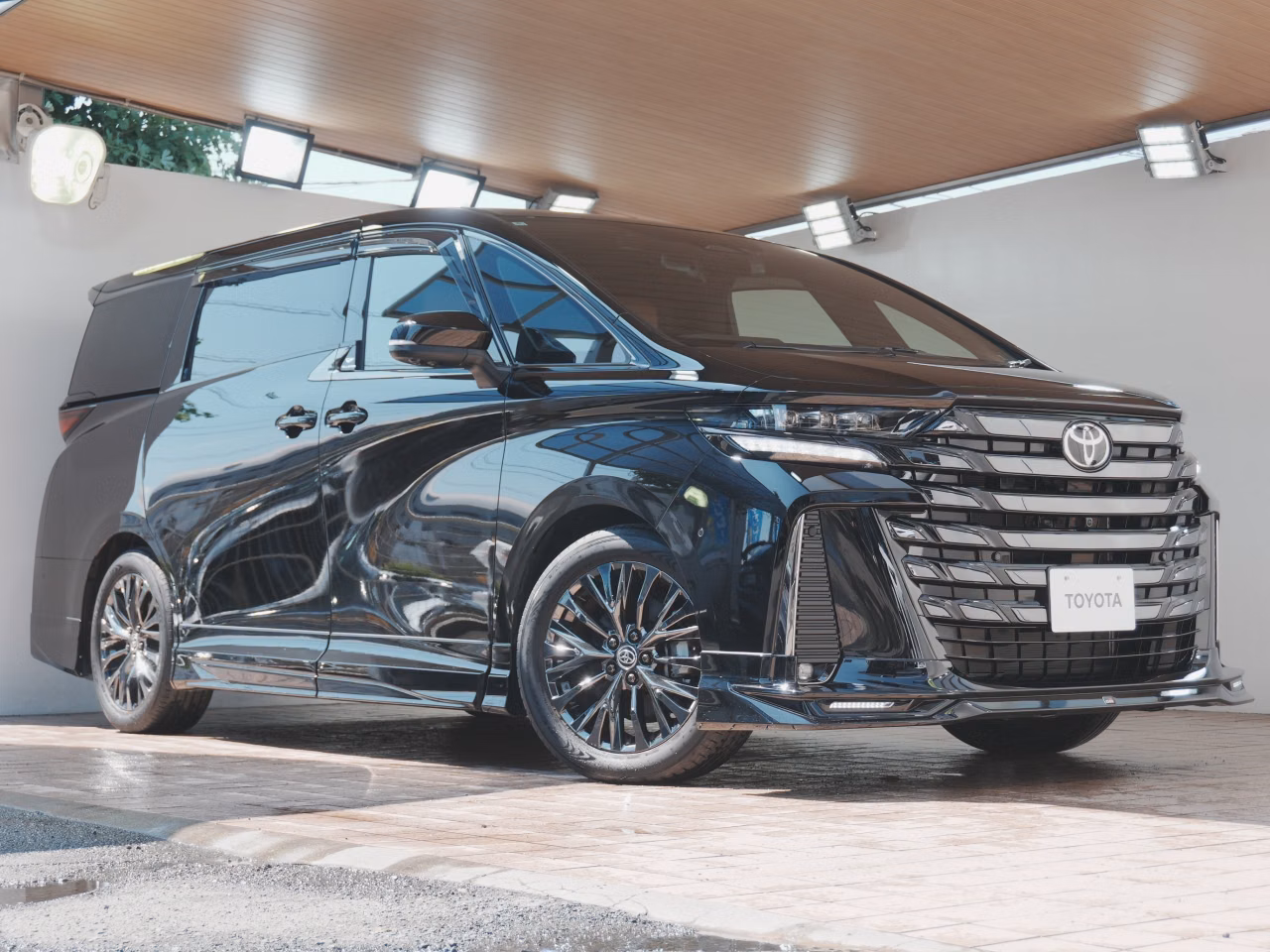 TOYOTA VELLFIRE