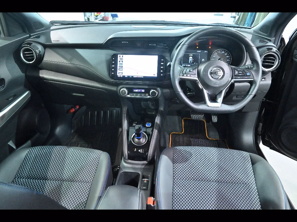 NISSAN KICKS