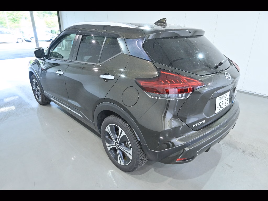 NISSAN KICKS