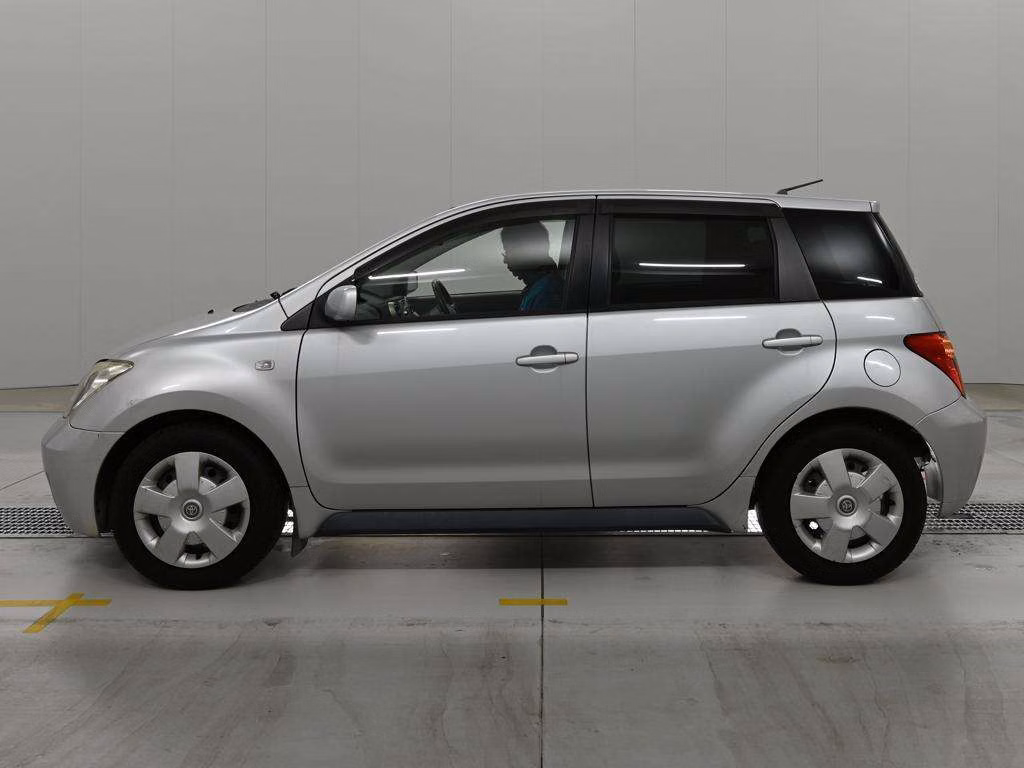 TOYOTA IST