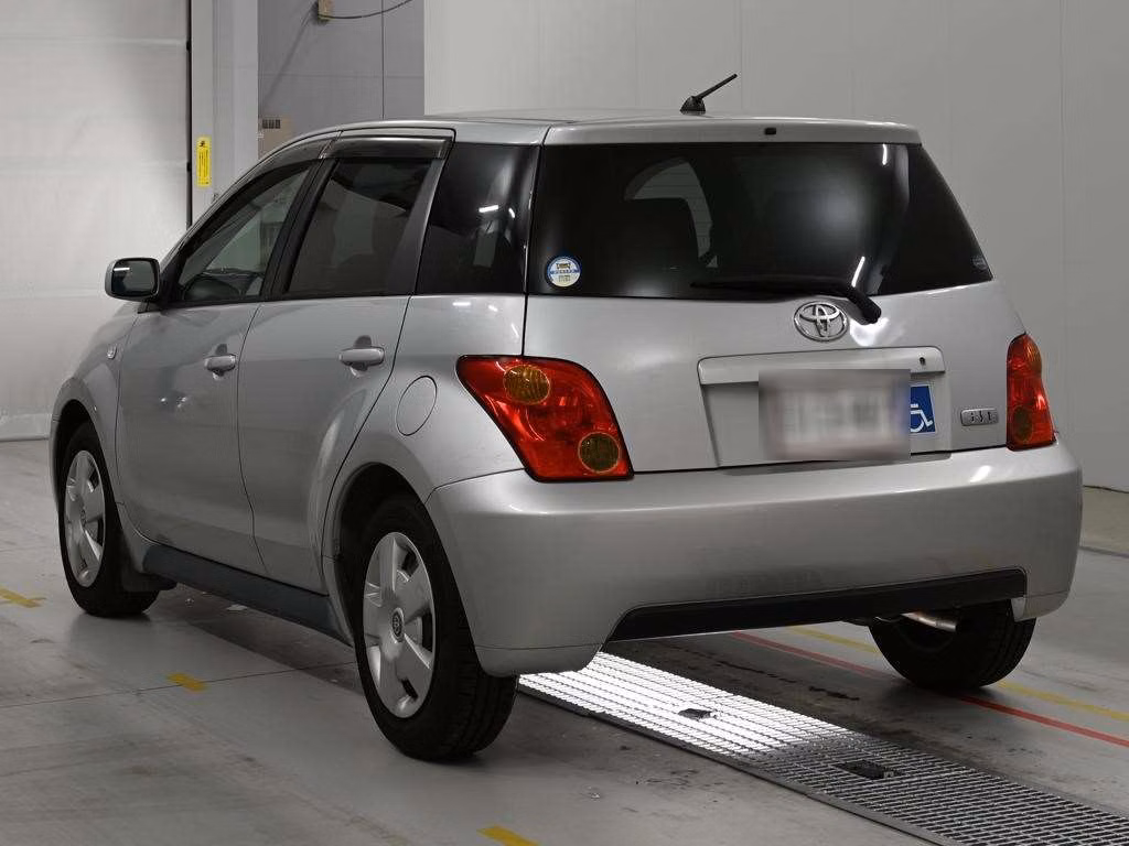 TOYOTA IST