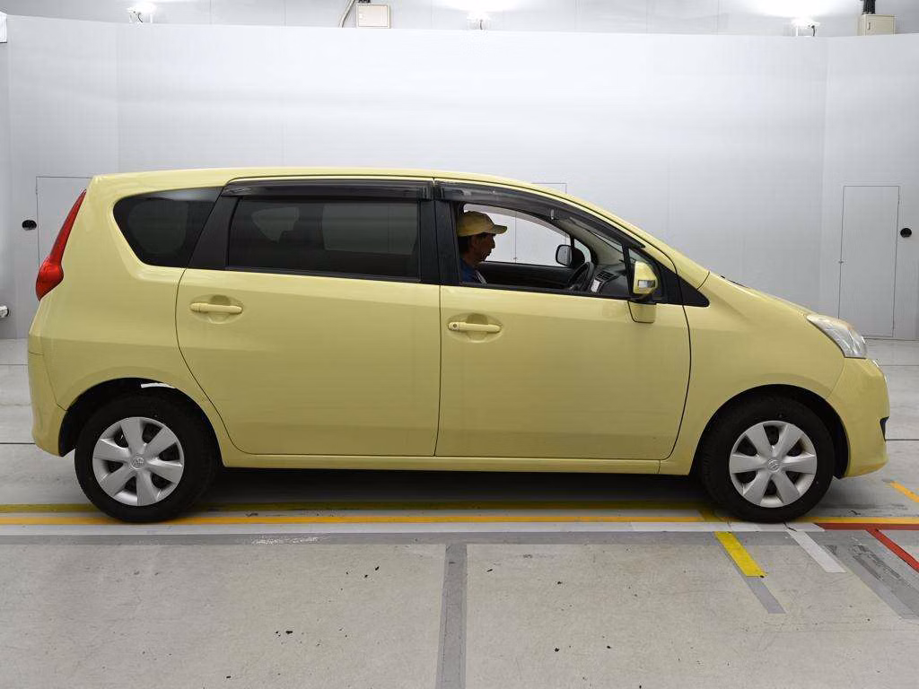 TOYOTA PASSO SETTE