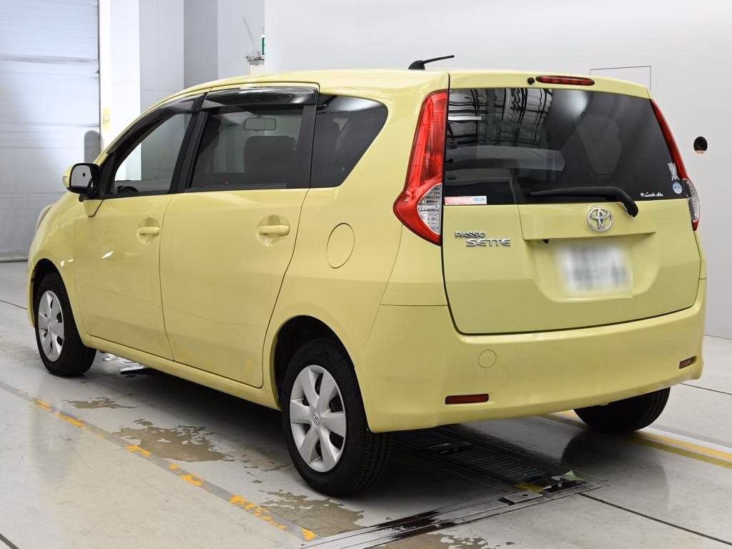 TOYOTA PASSO SETTE