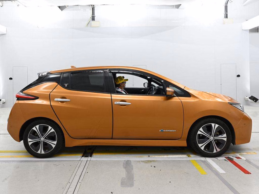 NISSAN LEAF