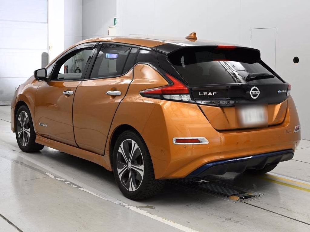 NISSAN LEAF