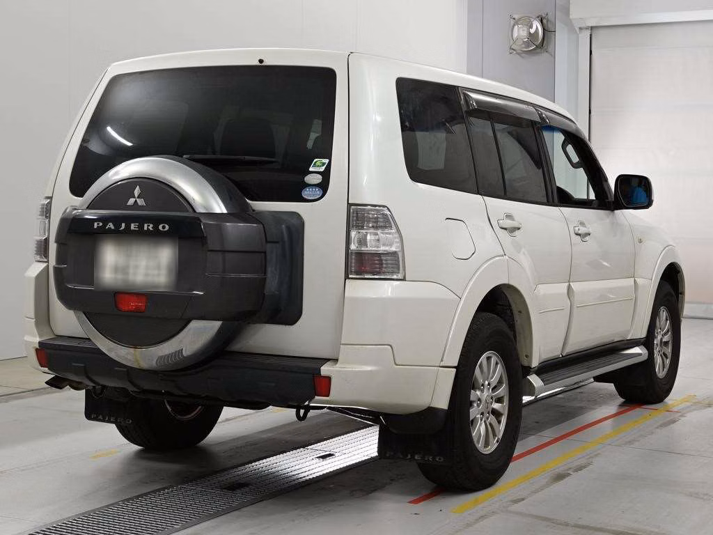 MITSUBISHI PAJERO