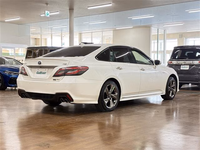 TOYOTA CROWN