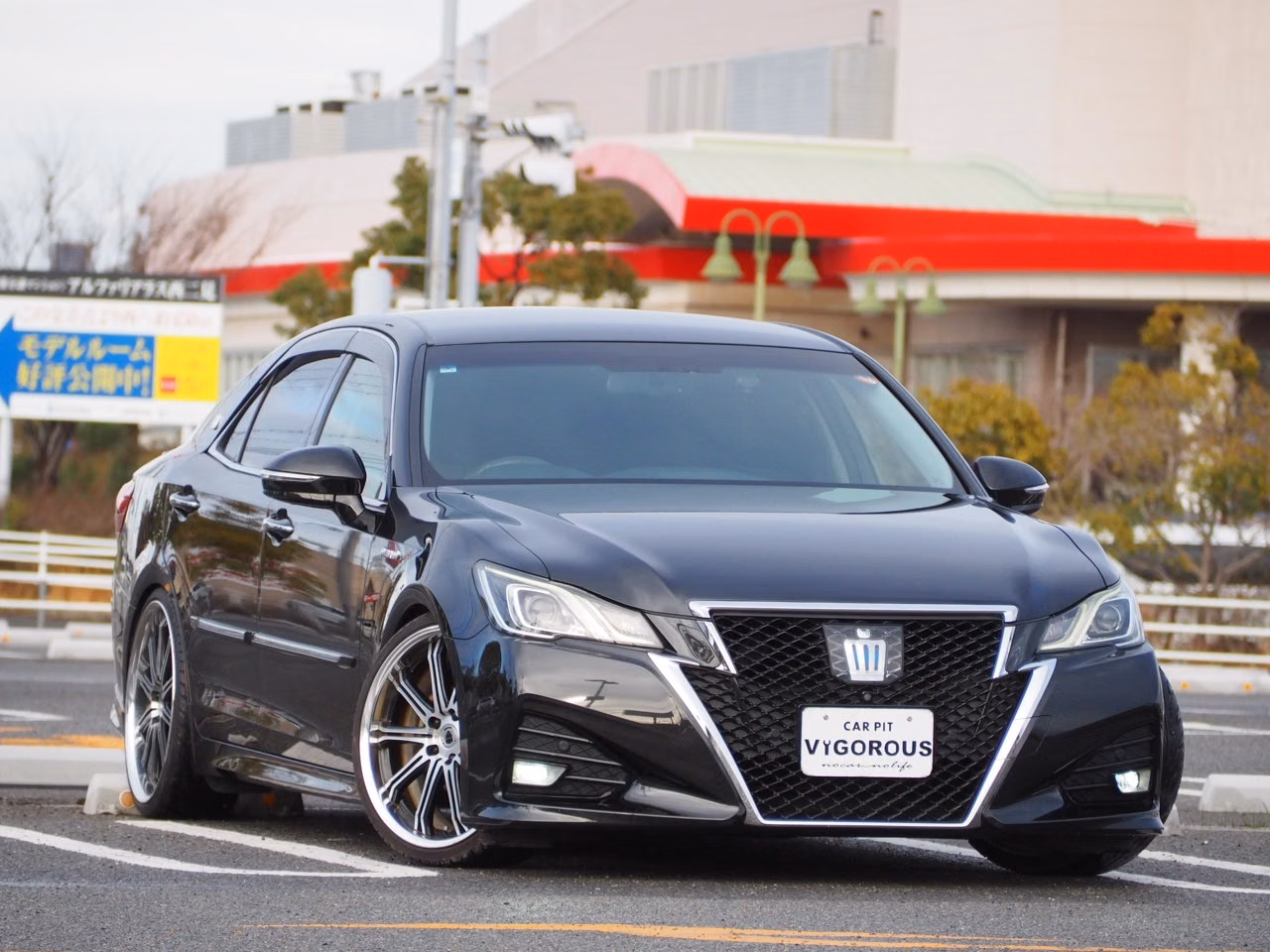 TOYOTA CROWN
