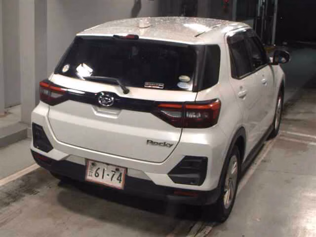 DAIHATSU ROCKY