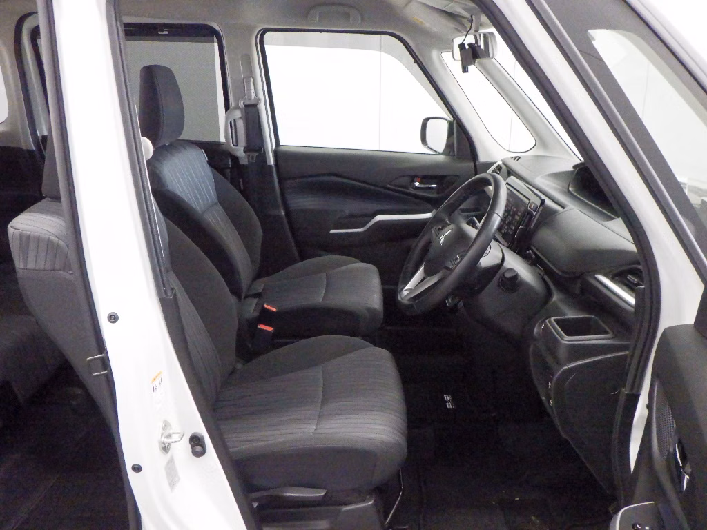 MITSUBISHI DELICA D:2