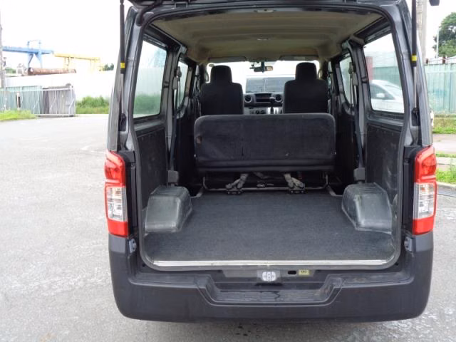 NISSAN NV350 CARAVAN
