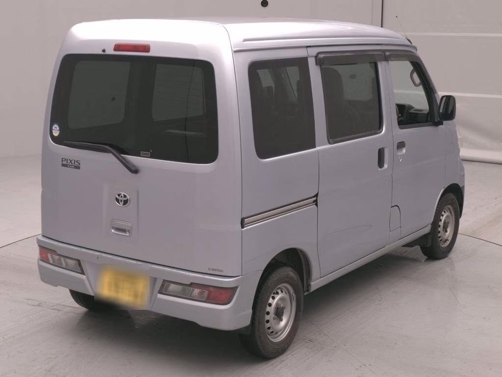 TOYOTA PIXIS VAN