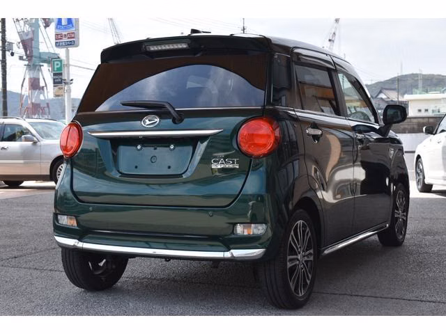 DAIHATSU CAST