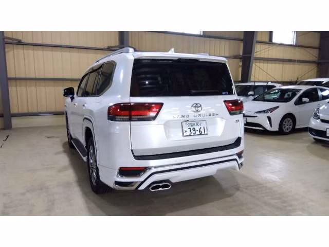 TOYOTA LAND CRUISER
