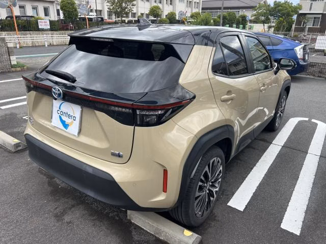 TOYOTA YARIS CROSS